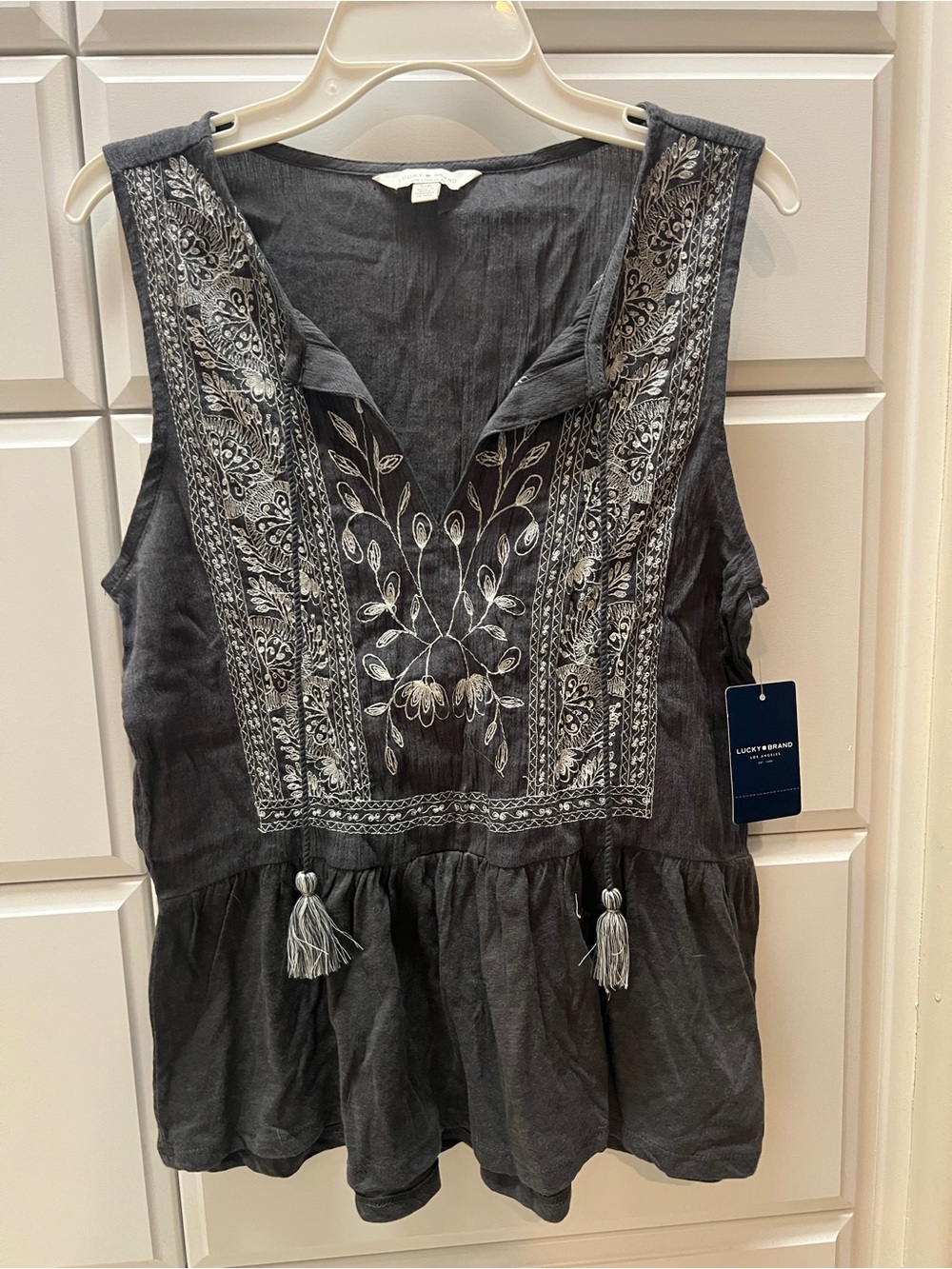 Lucky Brand Grey and White Sleeveless Top